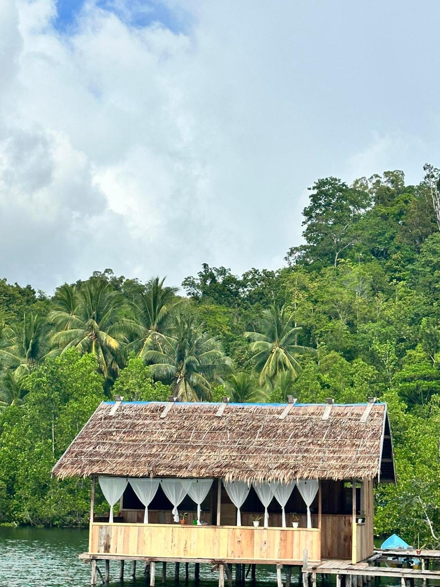 Nyanse Homestay - Raja Ampat Besir Exterior foto